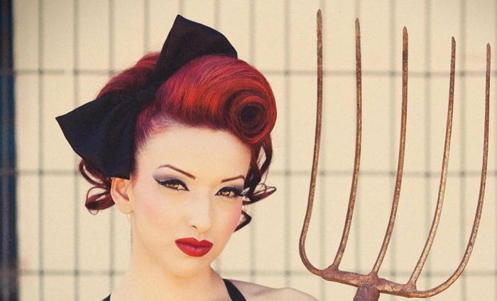 coiffures femmes look rétro coiffure rugueux cheveux roux boucle