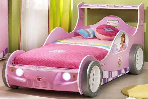 różowe łóżko samochodowe do sypialni