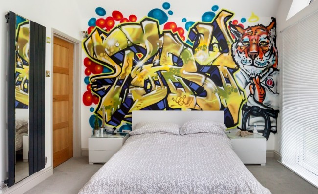Zdůrazněná stěna s graffiti