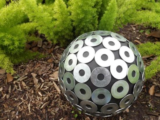 wykonuj okrągłe dekoracje ogrodowe samodzielnie, upcykling