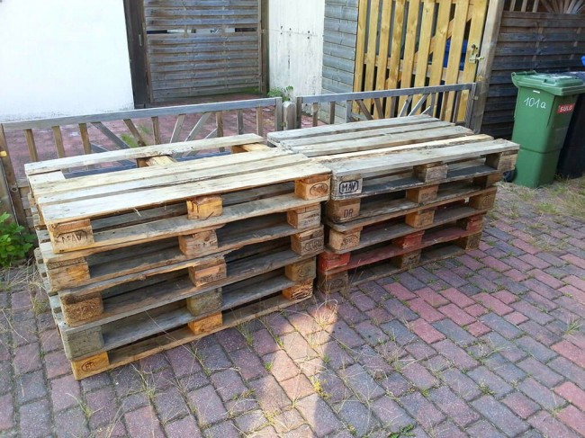 Zahradní sedačka z palet. Foto 1