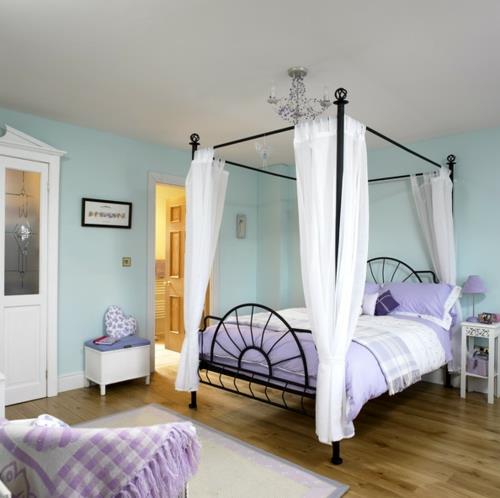 chambre lit double avec cadre en métal