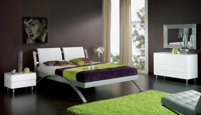 Ameublement de chambre à coucher rideaux clairs violets verts