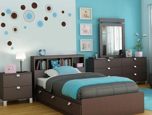 idées de couleur de chambre à coucher design mural bleu couvre-lit tons marron