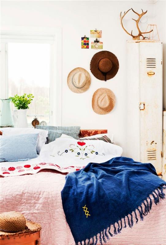 Couleurs de chambre de style campagnard ameublement rustique literie