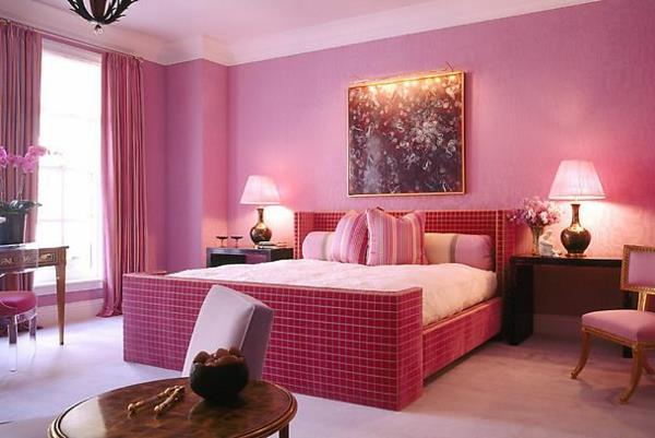 Sypialnia projekt ściany różowe stoliki nocne ścienne
