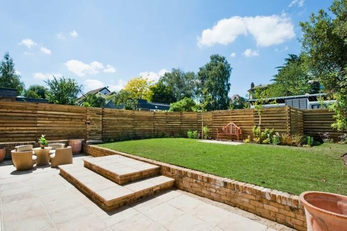 piękne pomysły na ogród na długie ogrodzenia z palet