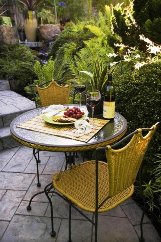 stworzyć piękne miejsca do siedzenia w ogrodzie na zewnątrz