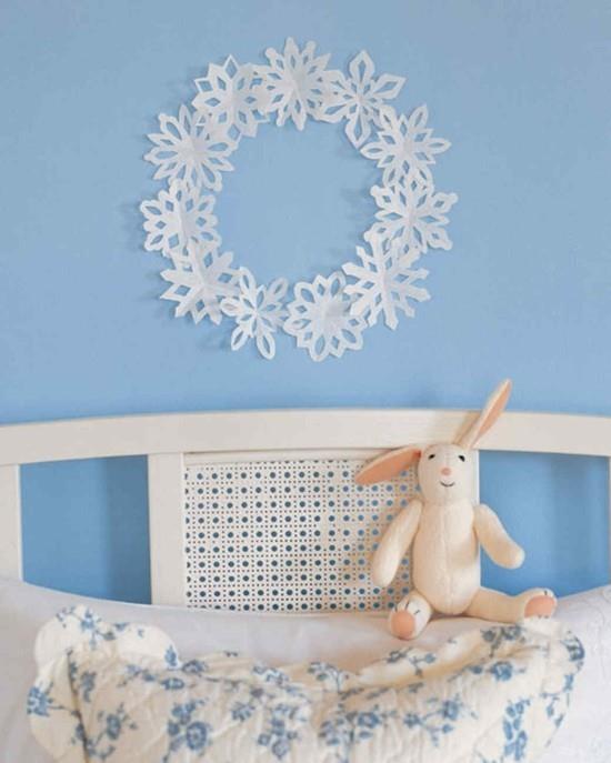 bricoler des flocons de neige avec décoration murale en papier chambre d'enfant