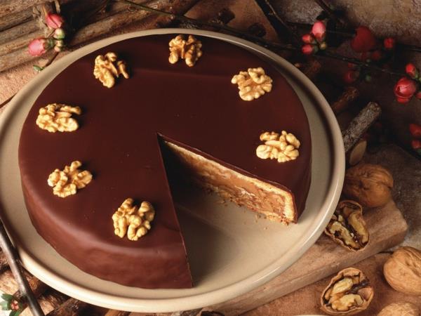ciasto czekoladowe glad glazura orzechy włoskie