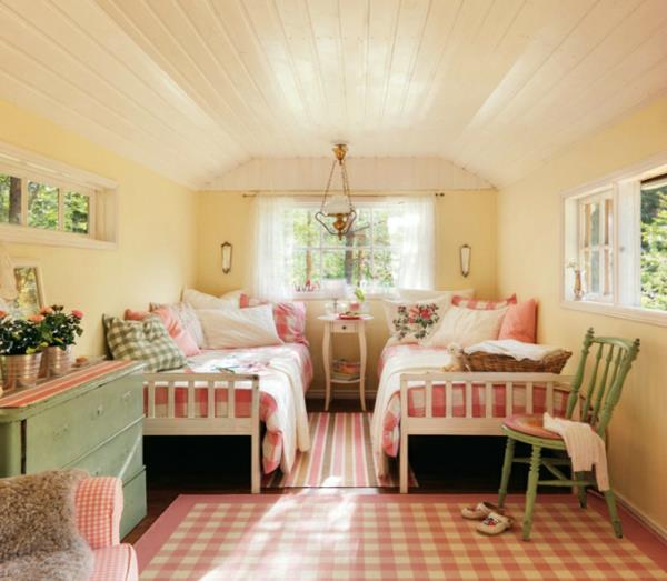 Tapis à carreaux d'abri de jardin suédois en rose et blanc