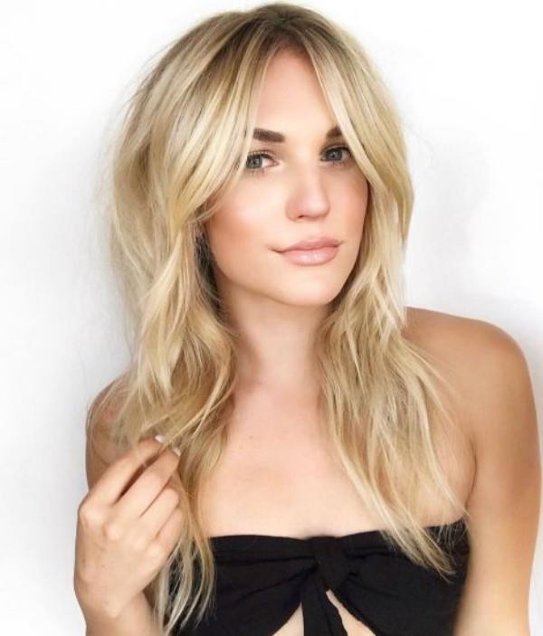 cheveux blonds très longs - coiffures pour cheveux fins