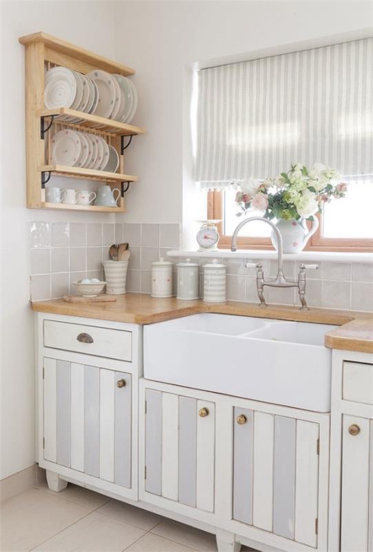 shabby chic kuchnia jasne drewno białe szafki kuchenne
