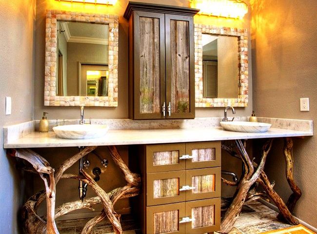 Eine so ungewöhnliche Version des Schranks verwandelt das Badezimmer in einen magischen Raum.