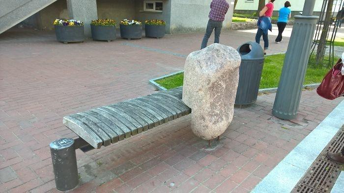 ławka do siedzenia kamień litwa