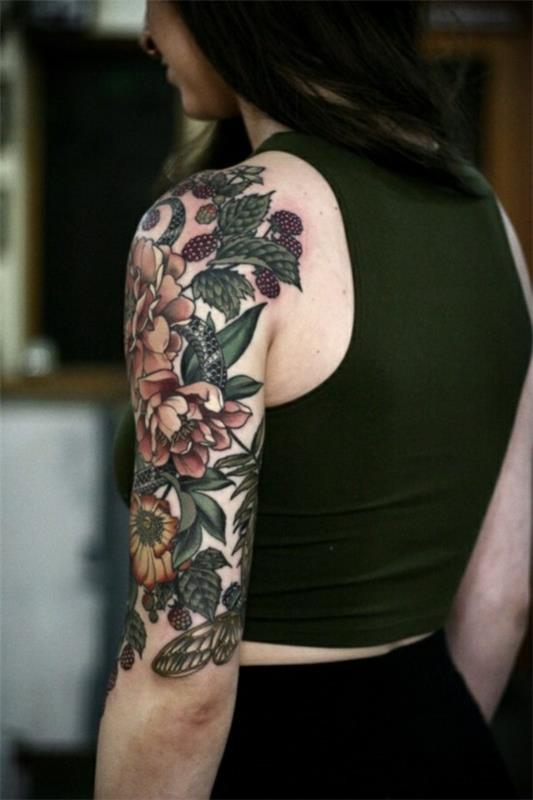 idées de tatouage de manche pour les femmes botaniques