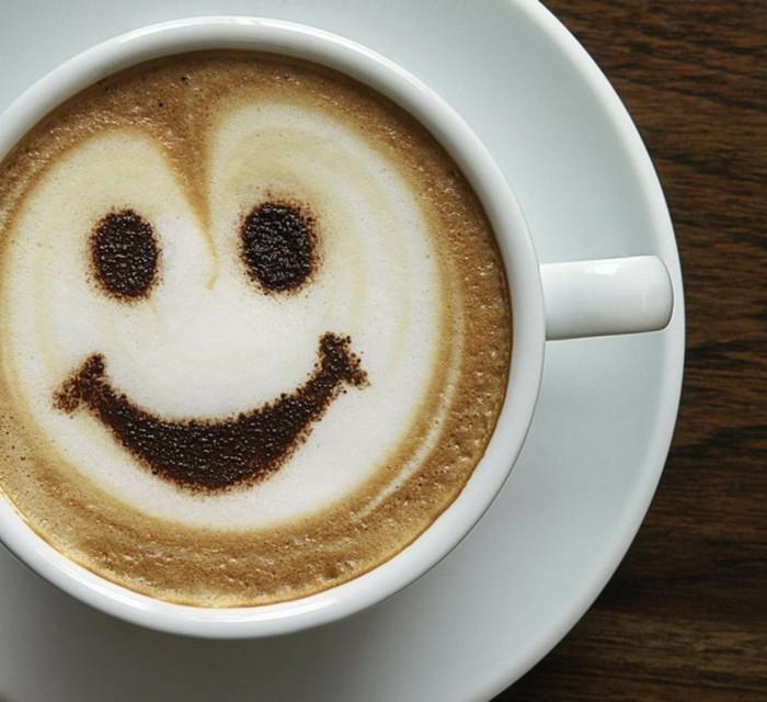 uśmiech twarz kawa poranek powitanie dzień dobry