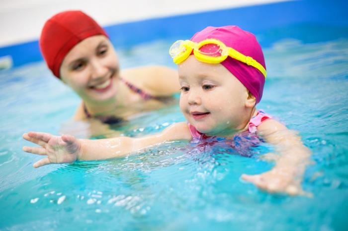 sports pour les tout-petits apprendre à nager