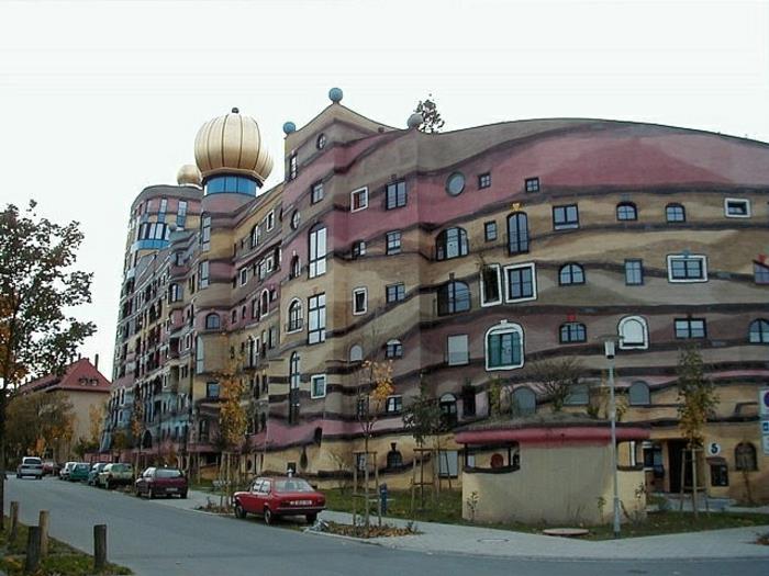Bâtiment d'architecture de l'artiste autrichien Friedensreich Hundertwasser