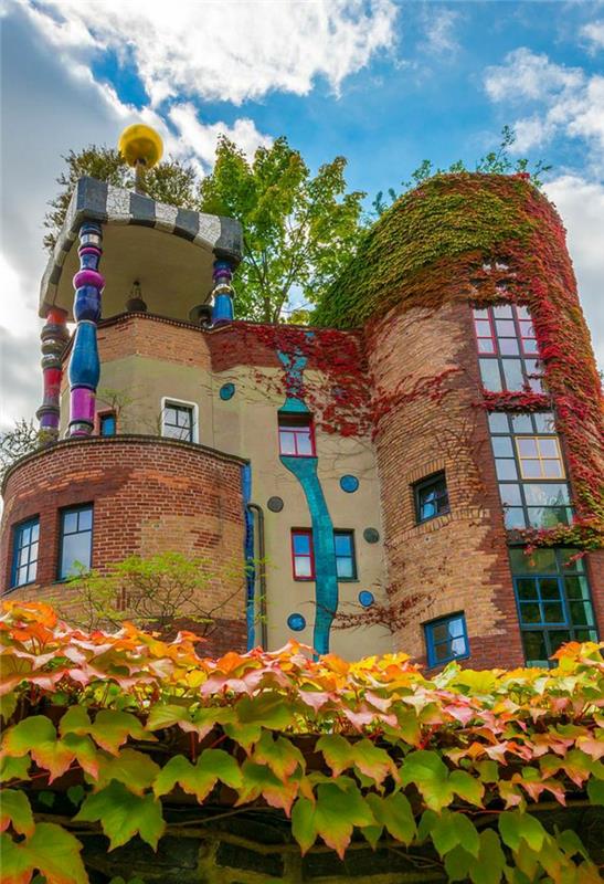 L'architecture de l'artiste autrichien Friedensreich Hundertwasser