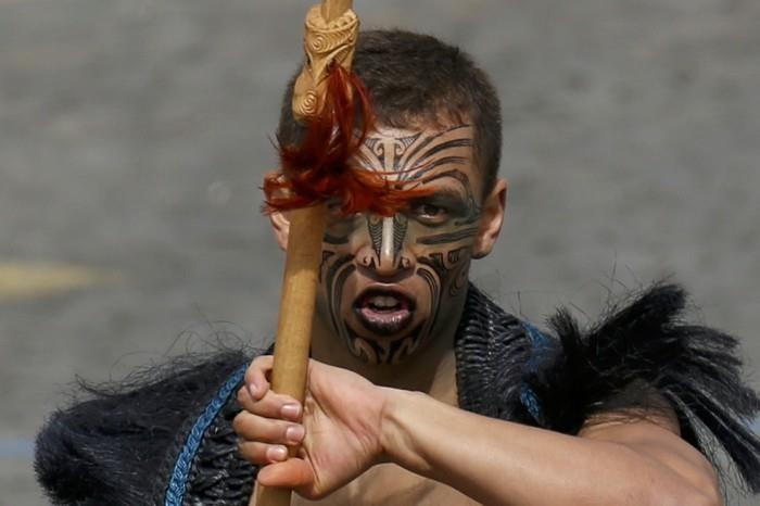 tatouage maori jeune guerrier visage tatouage