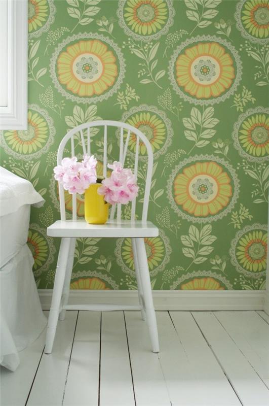 wzór tapety zielone motywy kwiatowe białe krzesło