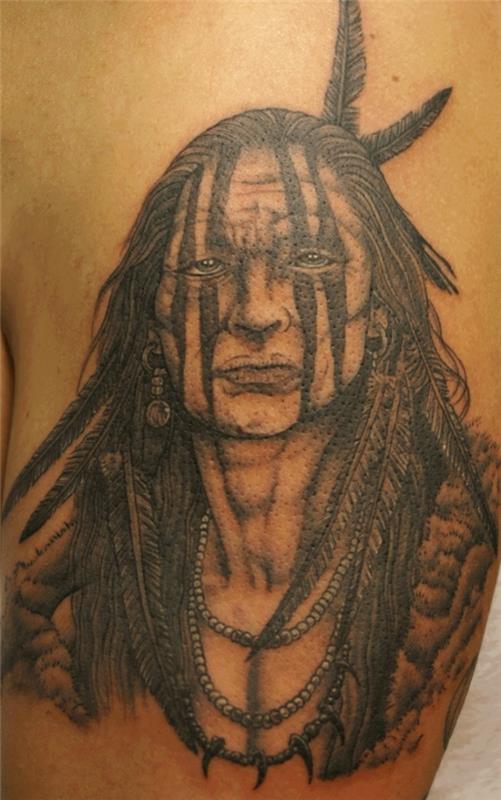 tatouage conçoit le haut du bras de l'amérique indigène