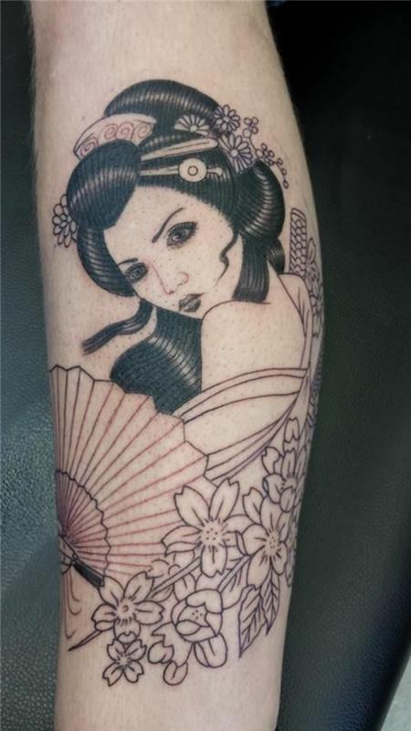 tatouage motifs femmes geisha avant-bras tendance