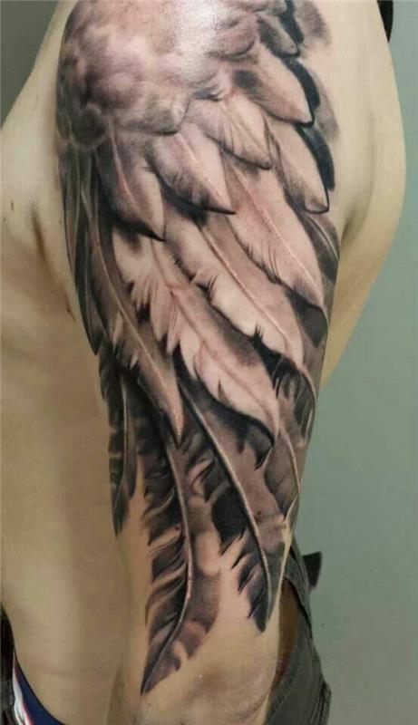 idées de tatouage sur le haut du bras avec des motifs de plumes