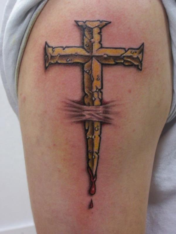 idées de tatouage sur le haut du bras motifs croisés tatouages ​​​​cool