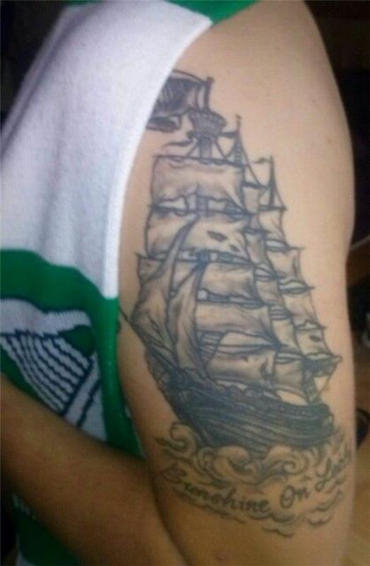 tatouage dictons navire haut du bras