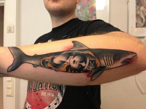 tatouage avant bras photos idées hommes requin