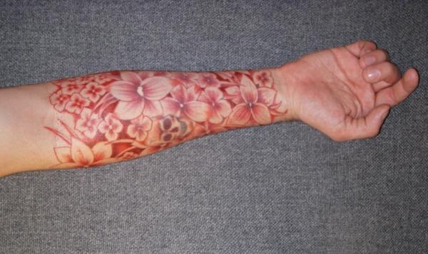 tatouage avant bras photos idées fleurs