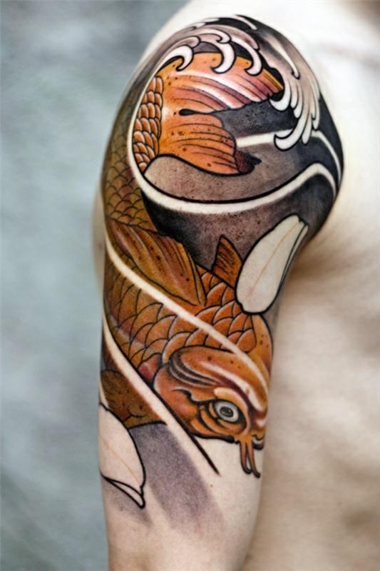 modèles de tatouage poisson de couleur supérieure du bras