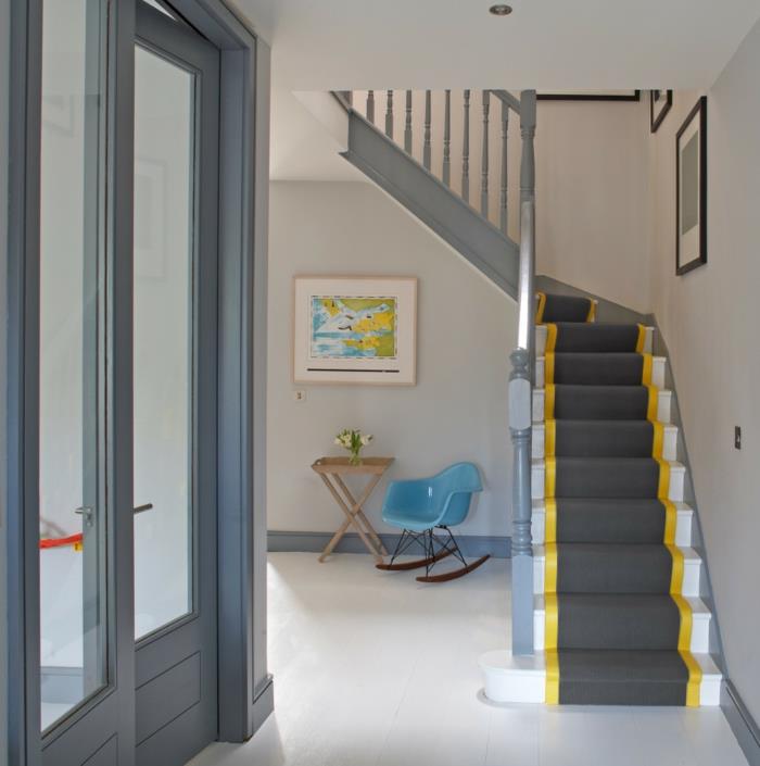 tapis pour escaliers chemin de tapis gris accents jaunes