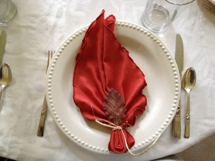 dekoracje stołu ślub ślub jesienią ślub w październiku serwetki składane