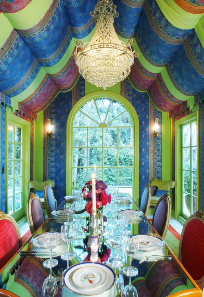Esszimmer im orientalischen Stil mit Spannstoffdecke