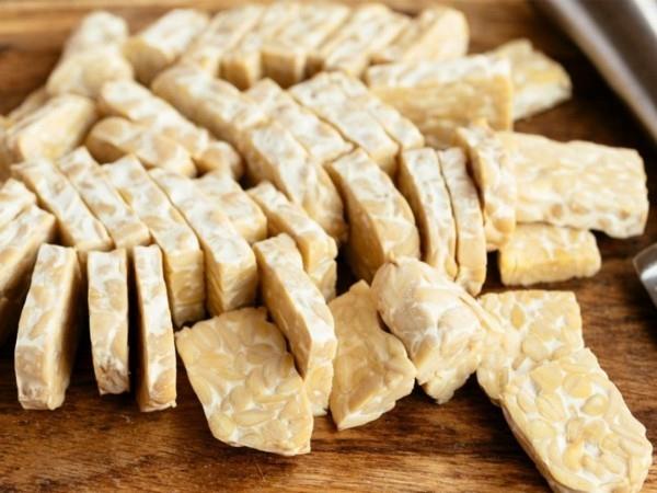 tofu produkty sojowe wegetariańskie źródła białka