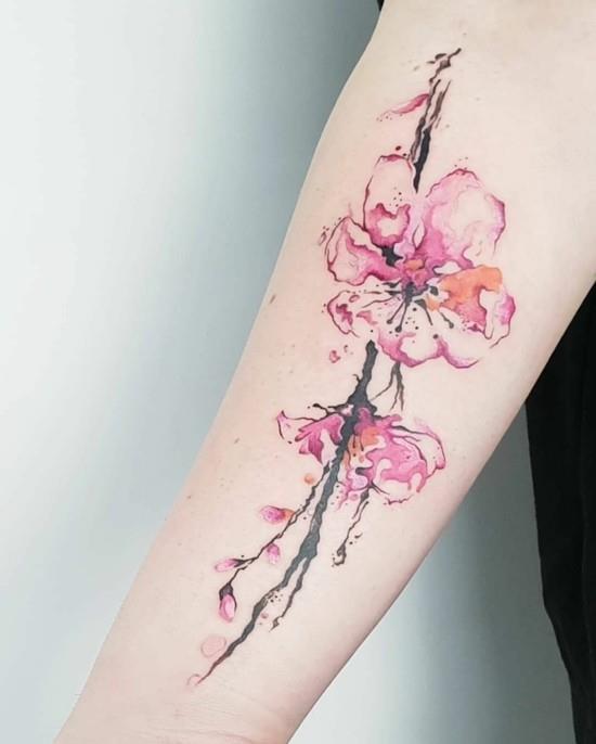 grande idée de tatouage de fleur de cerisier avant-bras