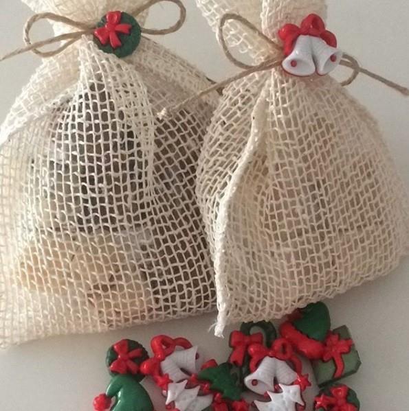 zrobić świetne torby z tkaniny na prezenty świąteczne