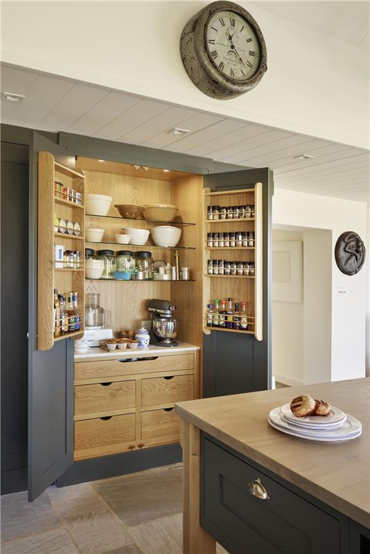 grande armoire de cuisine garde-manger cuisine