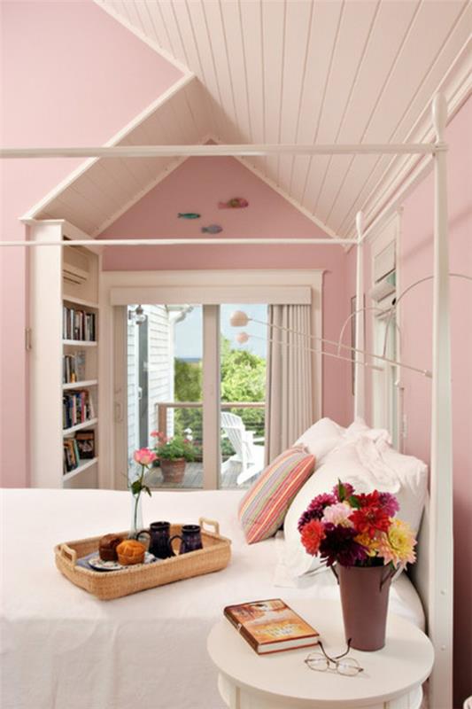 Idées de décoration murale de chambre traditionnelle aux couleurs roses pour la chambre