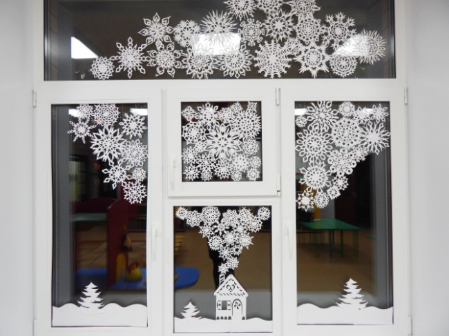 Originální nápady pro novoroční dekorace na oknech