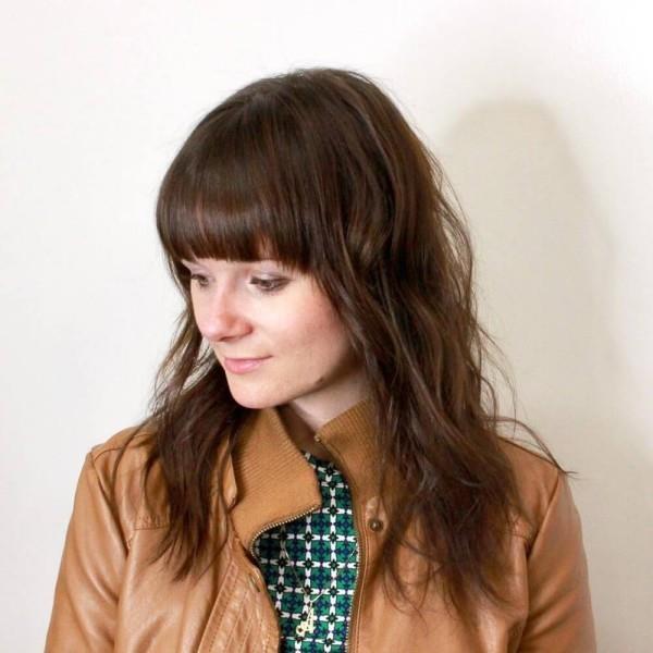 coiffures à la mode - veste en cuir marron