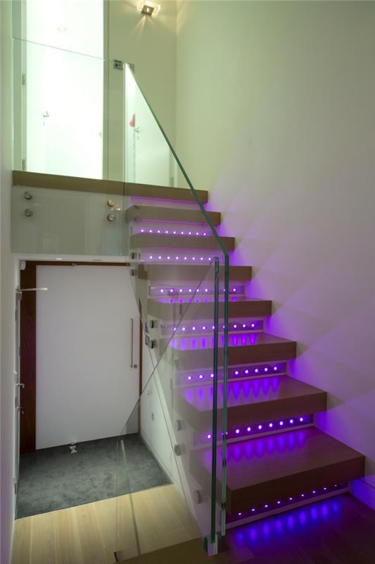 idées d'éclairage d'escalier lumière colorée éclairage led