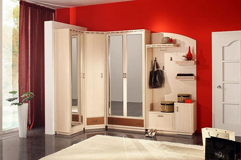 Ъглови гардероби в коридора - снимка