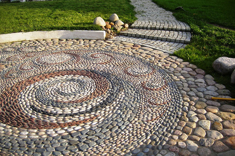 DIY Gartendekorationen - Gartenwege