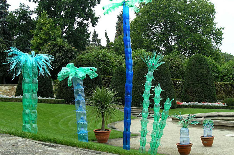 DIY Plastikflaschengartendekorationen