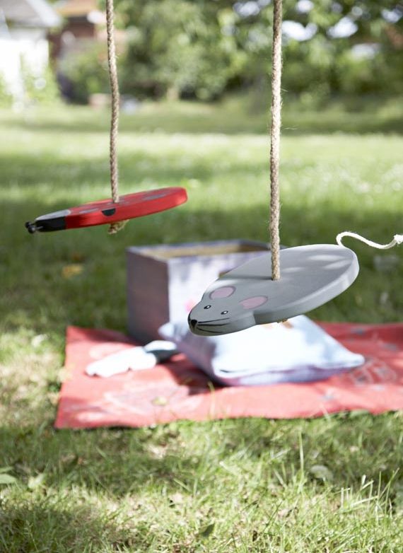 Eine schlichte Schaukel kann zu etwas Besonderem gemacht werden - ein wenig Fantasie und langweilige Sitze sind zu bunten Tieren geworden, mit denen es für Ihre Kinder viel interessanter wird, zu spielen