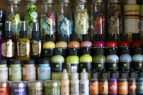 ordre ultime dans les produits cosmétiques d'atelier